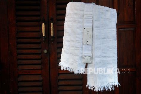 Hukum Ihram Kain Putih Anne Grant