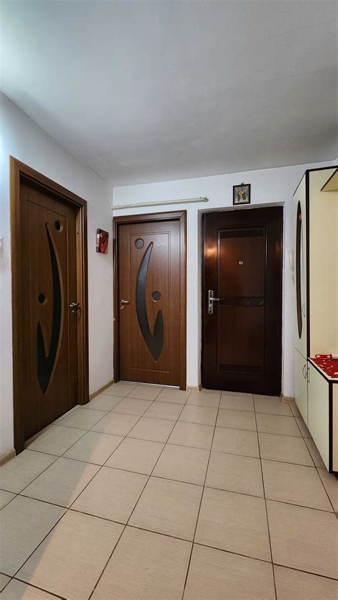 Inchiriez Apartament Camere Parter Mobilat Si Partial Utilat Braila