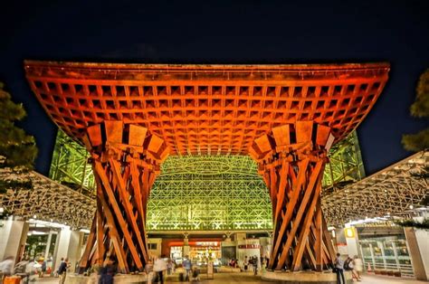 8 Interesting Japanese Train Stations That Stand Out