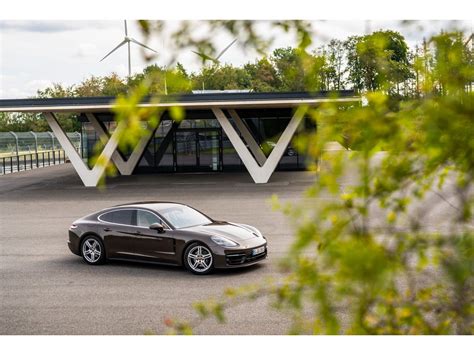 2022 Porsche Panamera Pictures: | U.S. News