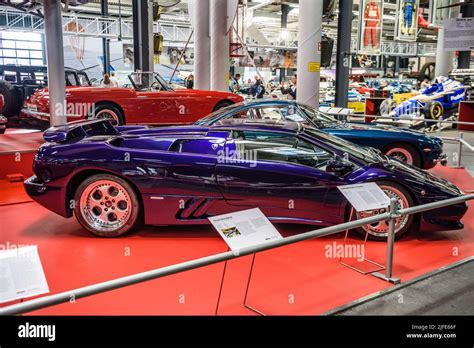 Sinsheim Germany Mai 2022 Violet Purple Lamborghini Diablo Vt