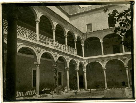 Diputación De Toledo R Claustro Del Hospital De La Santa Cruz