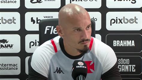 Na Briga Para Ser Titular Maicon Diz Sempre Estive Entre Os