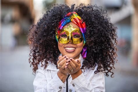 Premium Photo Carnaval Party Brazilian Curly Hair Woman In Costume