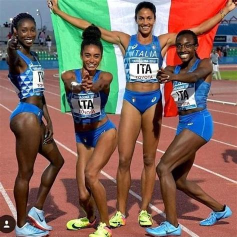 Staffetta D Oro La Foto Simbolo Dell Italia Vincente E Multiculturale