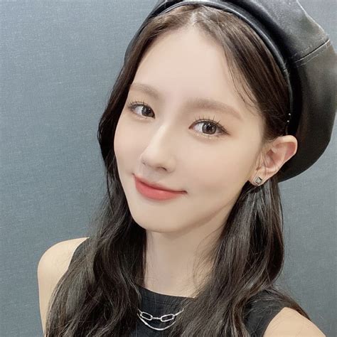 Cho Miyeon Gidle Selca Icon Pfp Kpop In 2022 Kpop G Idle G I Dle