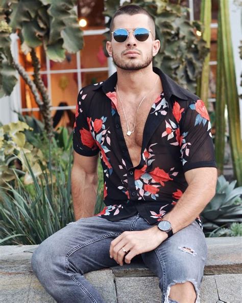 ESTAMPA FLORAL NA MODA MASCULINA 2019 Homens Que Se Cuidam