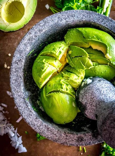 How To Make Guacamole In A Molcajete Mexican Please