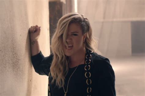 Watch Kelly Clarkson’s Uplifting “Invincible” Video | Idolator