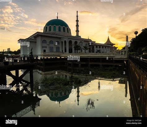 Kuching Floating Mosque Stock Photo Alamy