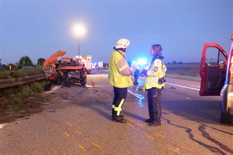 62 Jähriger stirbt bei Unfall auf der A5 bei Hartheim Bad Krozingen