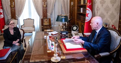 Tunisie Le Pr Sident Ka S Sa Ed Limoge La Premi Re Ministre Najla