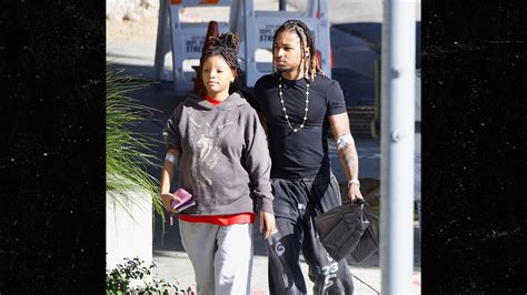 Halle Bailey Photos In Hoodie Fuel Pregnancy Rumors Urecomm