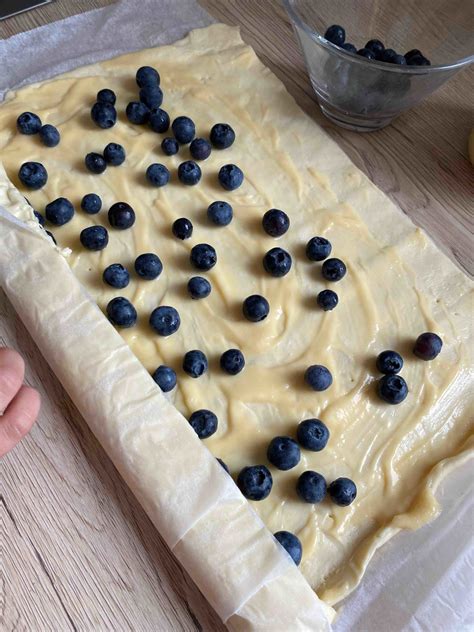 Blitz Rezept Sommerliche Hefeschnecken Mit Lemoncurd Blaubeeren