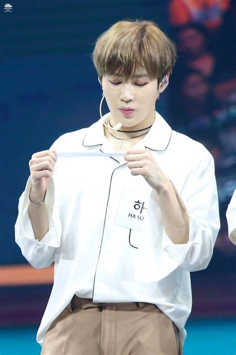 HQ 171013 Ha Sungwoon at Fanmeeting in Manila Cr On pic Mây