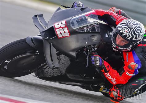 Sepang Shakedown Test Photos Techniques Du Motogp Yamaha Aprilia