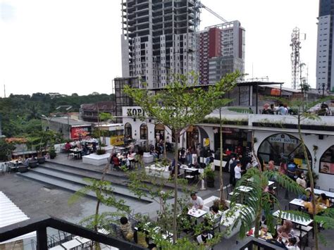 M District Kafe Resto Dengan Konsep Open Air Tempat Nongkrong Hits