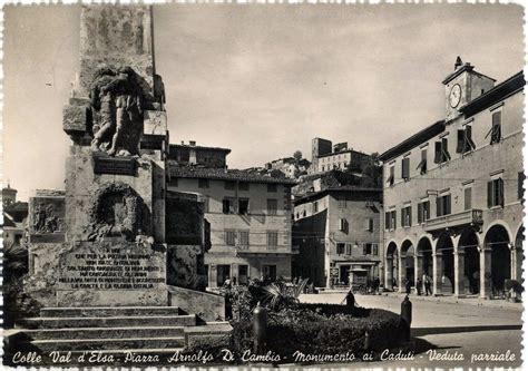 Colle Val D Elsa Piazza Arnolfo Di Cambio En Daniel Buren