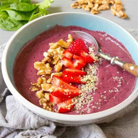 Berry Almond Milk Smoothie Bowl Recipe Cookin Canuck