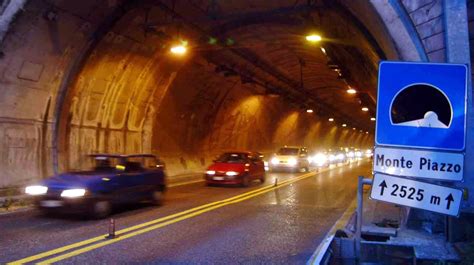 Superstrada Dopo Oltre Due Anni Di Lavoro Riapre La Monte Piazzo