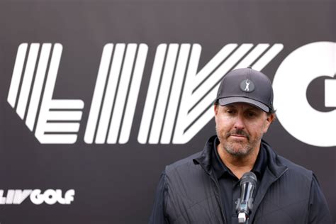 Alan Shipnuck Removed From Phil Mickelson's LIV Golf Press Conference