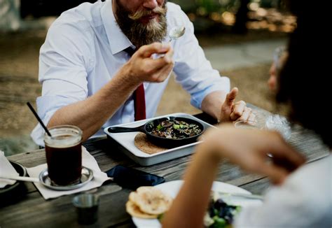 5 Ways You Can Have a Healthier Lunch Break at Work