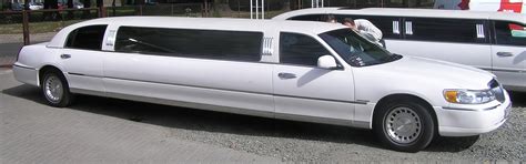 Filelincoln Twon Car Stretch Limousine 120 Wikipedia