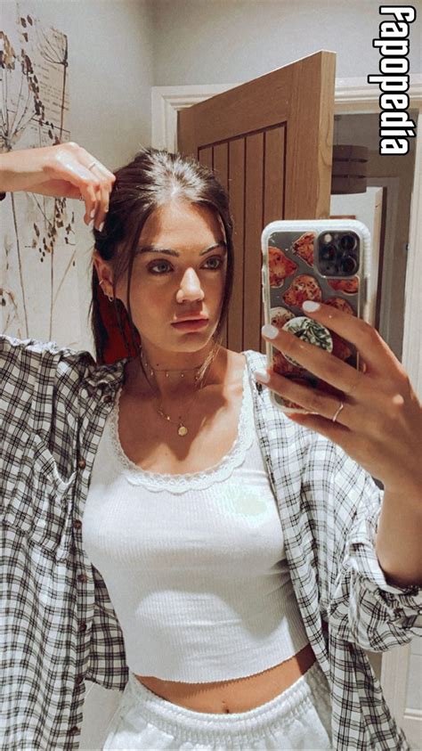 Emily Canham Nude Leaks Photo Fapopedia