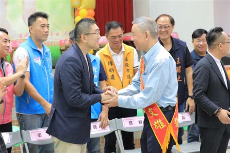 基隆市政府觀光及城市行銷處－市政新聞－表揚暖暖區模範父親及好人好事代表 謝國樑盼打造溫馨社會