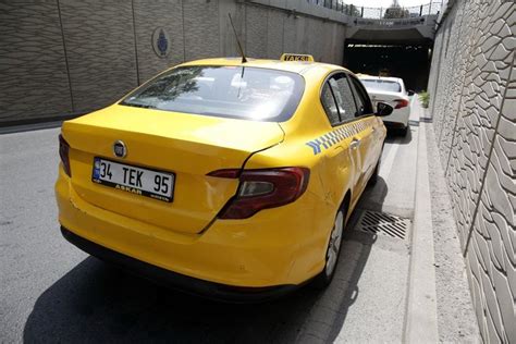 Taksim de taksici ile tartışan Faslı turist sinir krizi geçirdi