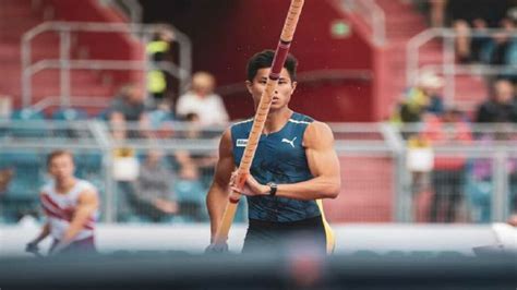 Obiena Dominated The Pole Vault Finals Won The First Gold Medal In The