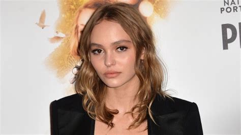 Photo Lily Rose Depp à La Première De Planetarium Lors Du 73ème