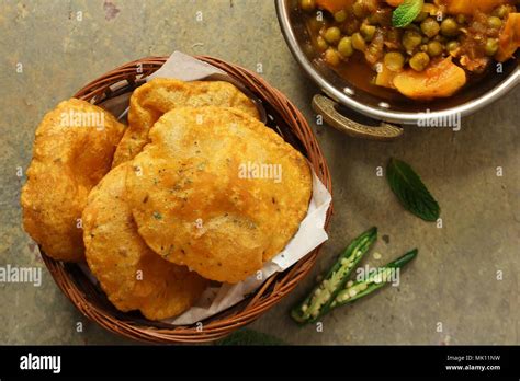 Indian Naan Basket Hi Res Stock Photography And Images Alamy