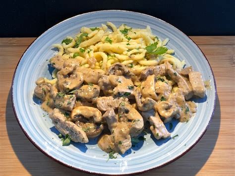 Geschnetzeltes Mit Oregano Champignons Und Sp Tzle Von Sessm Chefkoch