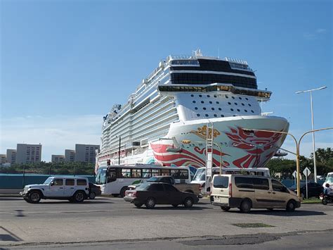 Norwegian Joy - description, photos, position, cruise deals