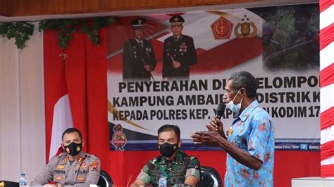 Kelompok Kkb Kampung Ambaidiru Yapen Menyerahkan Diri