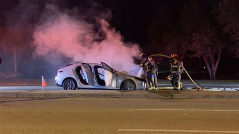 Coconut Creek Fire Dept Handling A Vehicle Fire YouTube