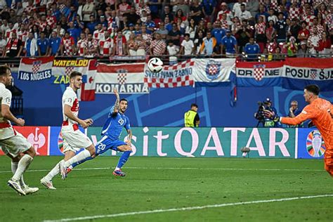 The Daily Herald Zaccagni S Stoppage Time Stunner Sends Italy Through