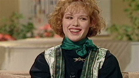 Flashback! Watch Molly Ringwald talk 'Pretty in Pink' in 1986 - TODAY.com