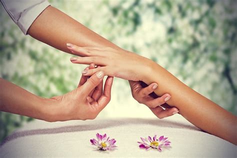 Hand Spa With Reflexology