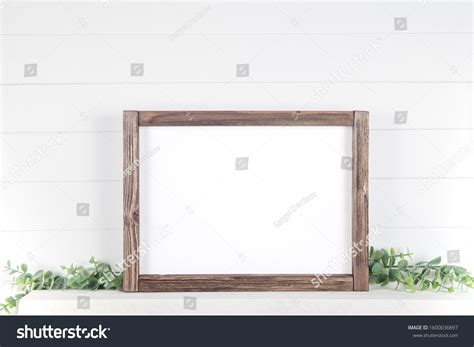 16 041 Rustic Wood Frame Mock Images Stock Photos Vectors Shutterstock