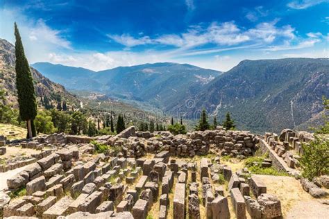 Ancient ruins in Delphi stock image. Image of sunny - 189700941