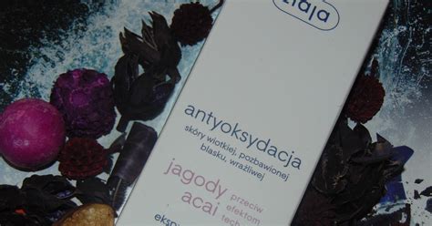 Ziaja JAGODY ACAI Ekspresowe serum do twarzy i szyi wygładzająco