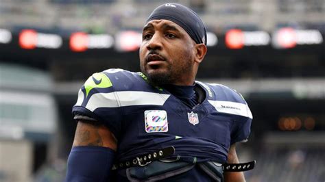 Seahawks $39 Million Star Posts Blunt Message After Surprise Cut