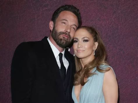 Jennifer Lopez şi Ben Affleck s au logodit din nou după 20 de ani