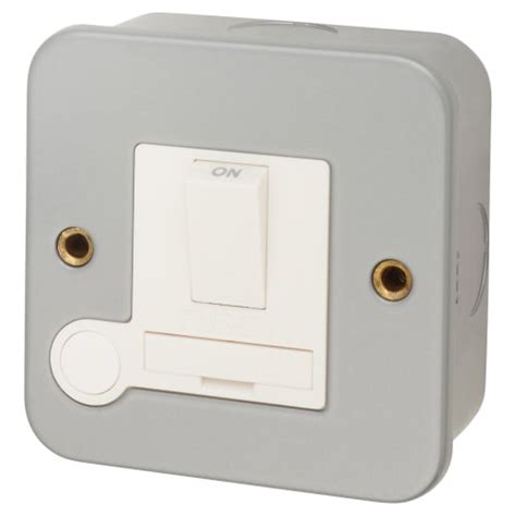 Click Scolmore Essentials 13A 1 Gang Metal Clad Switched Fused Spur