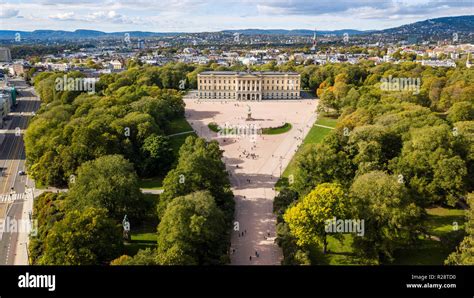 The Royal Palace Det Kongelige Slott, Oslo, Norway Stock Photo - Alamy