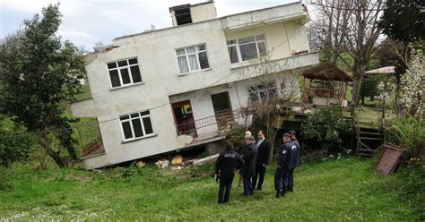 Ordu da iki katlı bina heyelanda yan yattı Güncel haberler Son