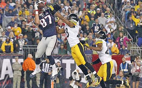 Rob Gronkowski Catches First Two Tds Of 2015 Later Adds A Third Score