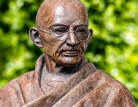 महात्मा गांधी पर 100 लाइन हिंदी में 100 Lines On Mahatma Gandhi In